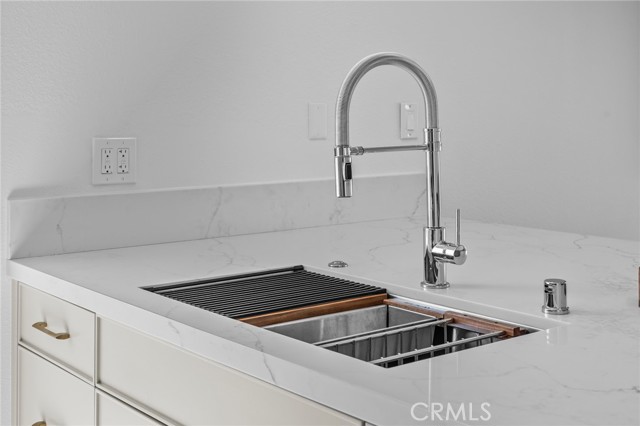 404 Hermosa Avenue, Hermosa Beach CA: https://media.crmls.org/medias/32ac2520-7149-4730-9390-f46fe321a5b9.jpg