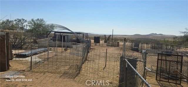 351 Neimeyer Place, Yucca Valley CA: https://media.crmls.org/medias/32ac41d9-3bdb-46bc-a106-56e9f812d904.jpg