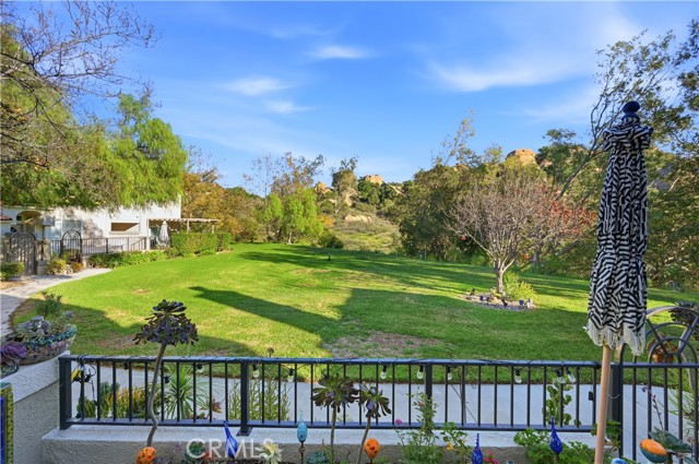 Detail Gallery Image 13 of 55 For 22350 Heritage Pass, Chatsworth,  CA 91311 - 2 Beds | 2/1 Baths