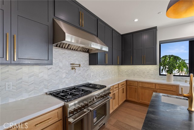 Detail Gallery Image 17 of 48 For 1504 Prospect Ave, Hermosa Beach,  CA 90254 - 4 Beds | 5 Baths