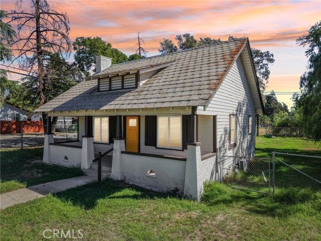 182 N 4 Street, Banning CA: https://media.crmls.org/medias/32ace649-e5bb-4507-b2f3-92de71f872c3.jpg