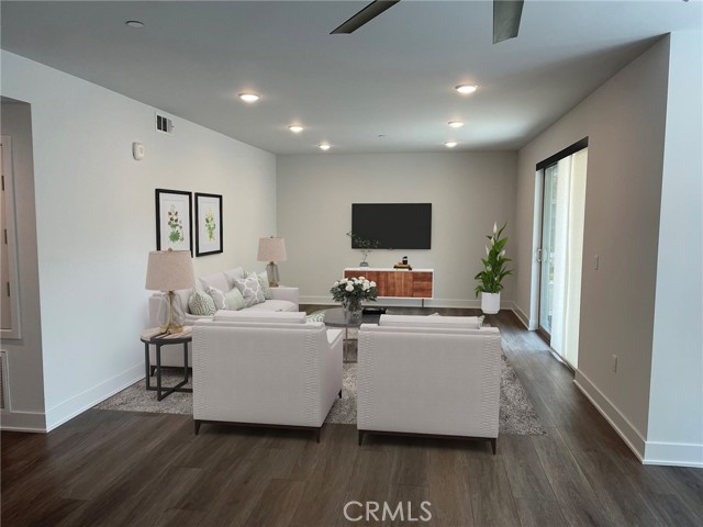 518 E Windsor Road, Glendale CA: https://media.crmls.org/medias/32ad04af-c9b6-4168-91d0-c532087e301b.jpg