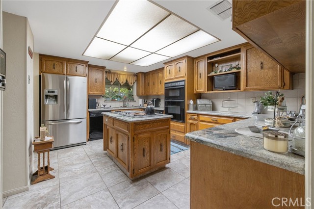 Detail Gallery Image 27 of 75 For 17663 Island Dr, Madera,  CA 93636 - 3 Beds | 2/1 Baths