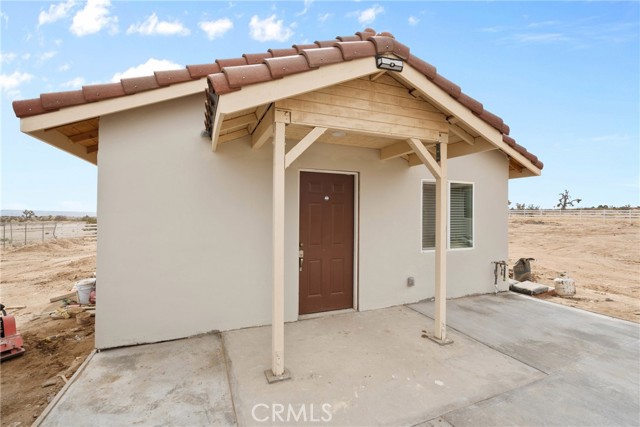 12185 Atsina Road, Phelan CA: https://media.crmls.org/medias/32adc339-8388-4057-bf50-9a81639ab34b.jpg