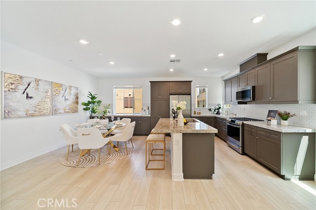Detail Gallery Image 4 of 23 For 1419 St Simon Cir #E,  Alhambra,  CA 91803 - 4 Beds | 3/1 Baths