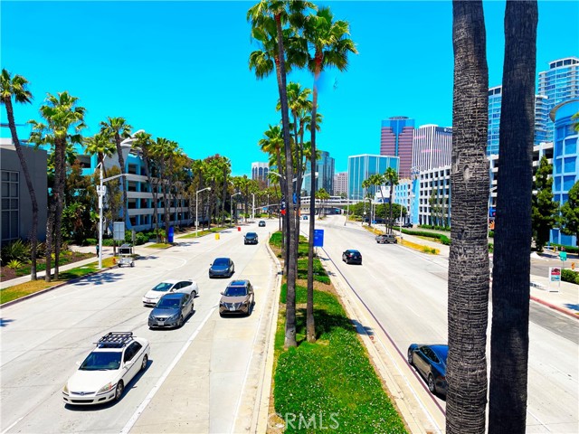 645 Chestnut Avenue, Long Beach CA: https://media.crmls.org/medias/32ae5aa3-afb6-447f-a619-42d50c807257.jpg