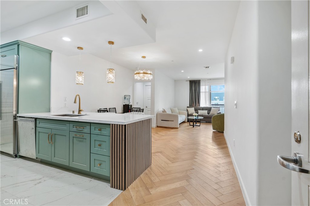 468 Caruso Avenue