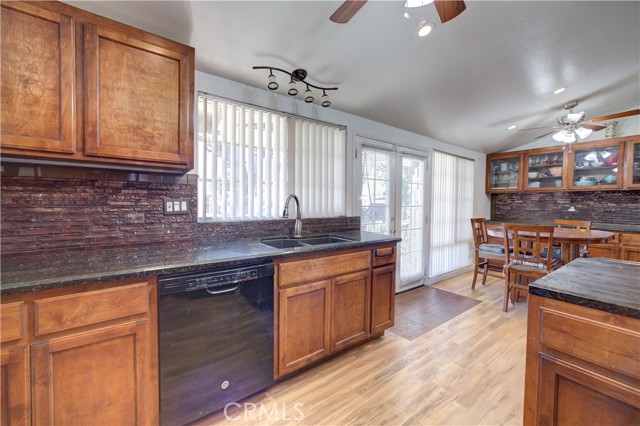 735 E Fesler Street, Santa Maria CA: https://media.crmls.org/medias/32aec507-fd39-444a-a058-88653b709a74.jpg