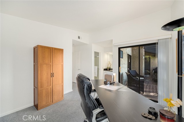 25521 Indian Hill Ln, Laguna Hills CA: https://media.crmls.org/medias/32aed072-604d-483b-8059-f33feebaf1af.jpg