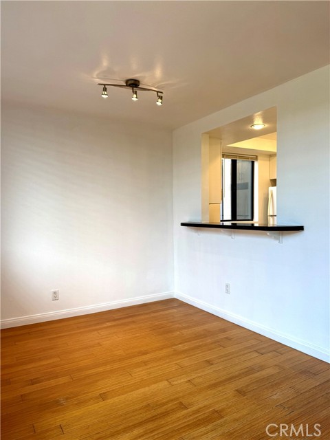 Detail Gallery Image 7 of 23 For 7826 Topanga Canyon, Canoga Park,  CA 91304 - 2 Beds | 2 Baths