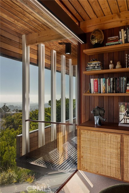 Detail Gallery Image 13 of 32 For 1515 N Tigertail, Los Angeles,  CA 90049 - 3 Beds | 2/1 Baths