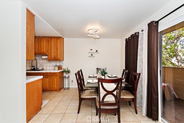 Detail Gallery Image 7 of 31 For 9920 Jordan Ave #1,  Chatsworth,  CA 91311 - 2 Beds | 2 Baths