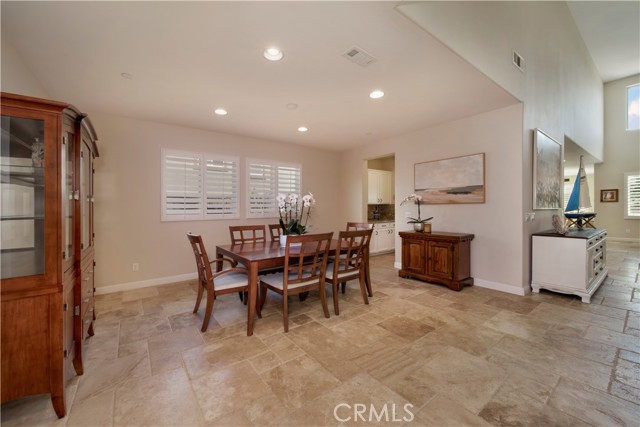 Detail Gallery Image 8 of 33 For 5572 Thoroughbred St, Oceanside,  CA 92057 - 4 Beds | 3/1 Baths
