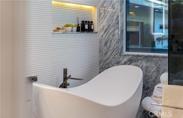 Detail Gallery Image 33 of 56 For 1020 White Sails, Corona Del Mar,  CA 92625 - 3 Beds | 3 Baths