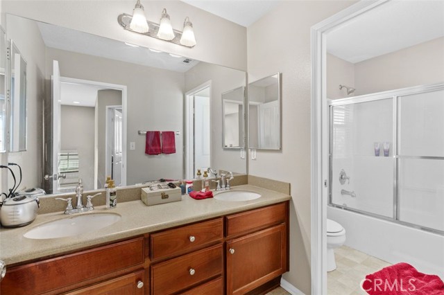 Detail Gallery Image 22 of 39 For 814 Pyramid Ct, Corona,  CA 92880 - 4 Beds | 2/1 Baths