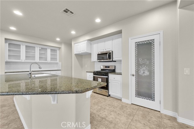Detail Gallery Image 11 of 39 For 9058 Chimney Rock Ave, Hesperia,  CA 92344 - 4 Beds | 3/1 Baths
