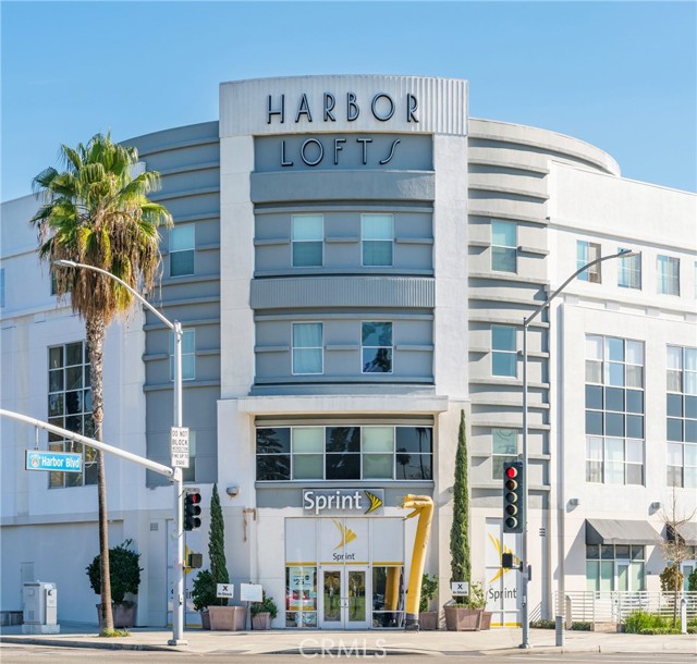 435 W Center Street, Anaheim CA: https://media.crmls.org/medias/32b0d93c-028b-4c87-9aeb-61eb9d7aafb6.jpg