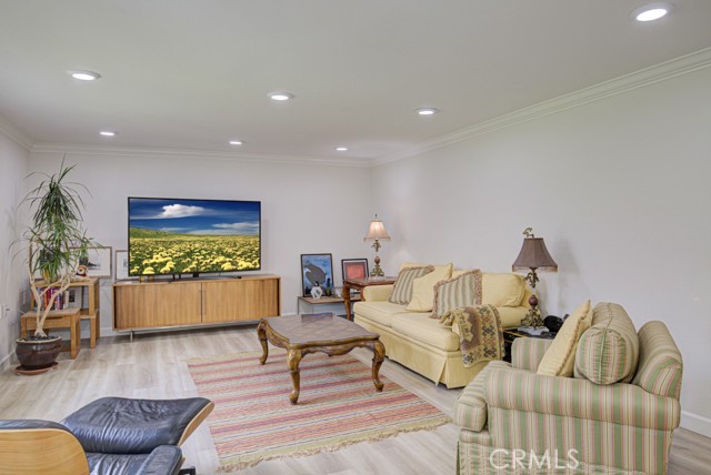 Detail Gallery Image 4 of 26 For 5500 Paseo Del Lago W 2f,  Laguna Woods,  CA 92637 - 2 Beds | 2 Baths