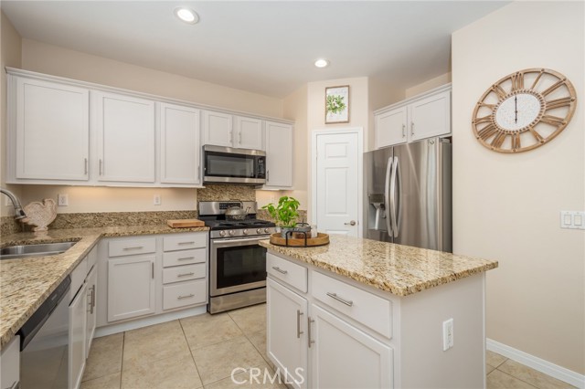 Detail Gallery Image 10 of 34 For 28802 Silversmith, Valencia,  CA 91354 - 4 Beds | 2/1 Baths