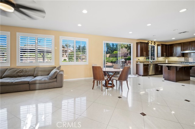 Detail Gallery Image 9 of 52 For 12810 Sierra Creek, Riverside,  CA 92503 - 5 Beds | 3 Baths