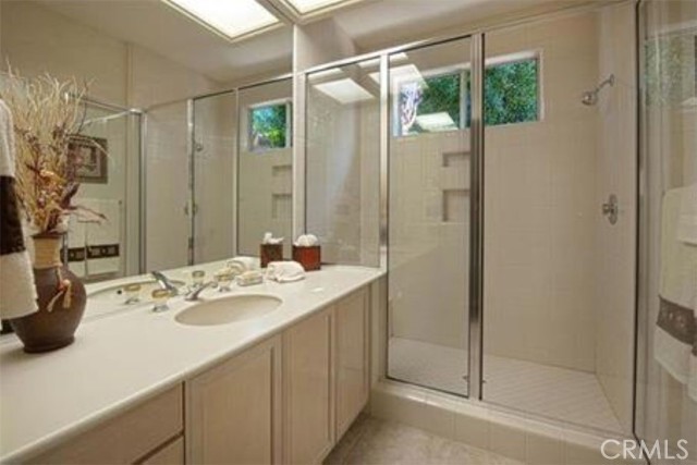 315 Indian Ridge Drive, Palm Desert CA: https://media.crmls.org/medias/32b22ef6-2e5d-4bda-8aa1-e6644990a070.jpg