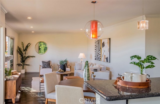Detail Gallery Image 8 of 36 For 8400 De Longpre Ave #215,  West Hollywood,  CA 90069 - 2 Beds | 2 Baths