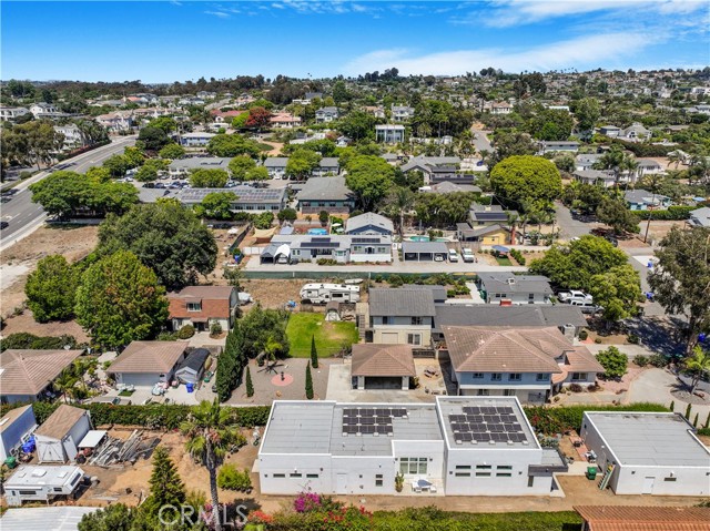 1300 Oak Avenue, Carlsbad CA: https://media.crmls.org/medias/32b25e83-6c98-4a08-b049-859642f212de.jpg