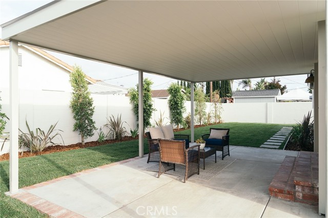 16502 Potter Circle, Huntington Beach CA: https://media.crmls.org/medias/32b30c58-c3ee-493a-a78c-d2fc029b1590.jpg