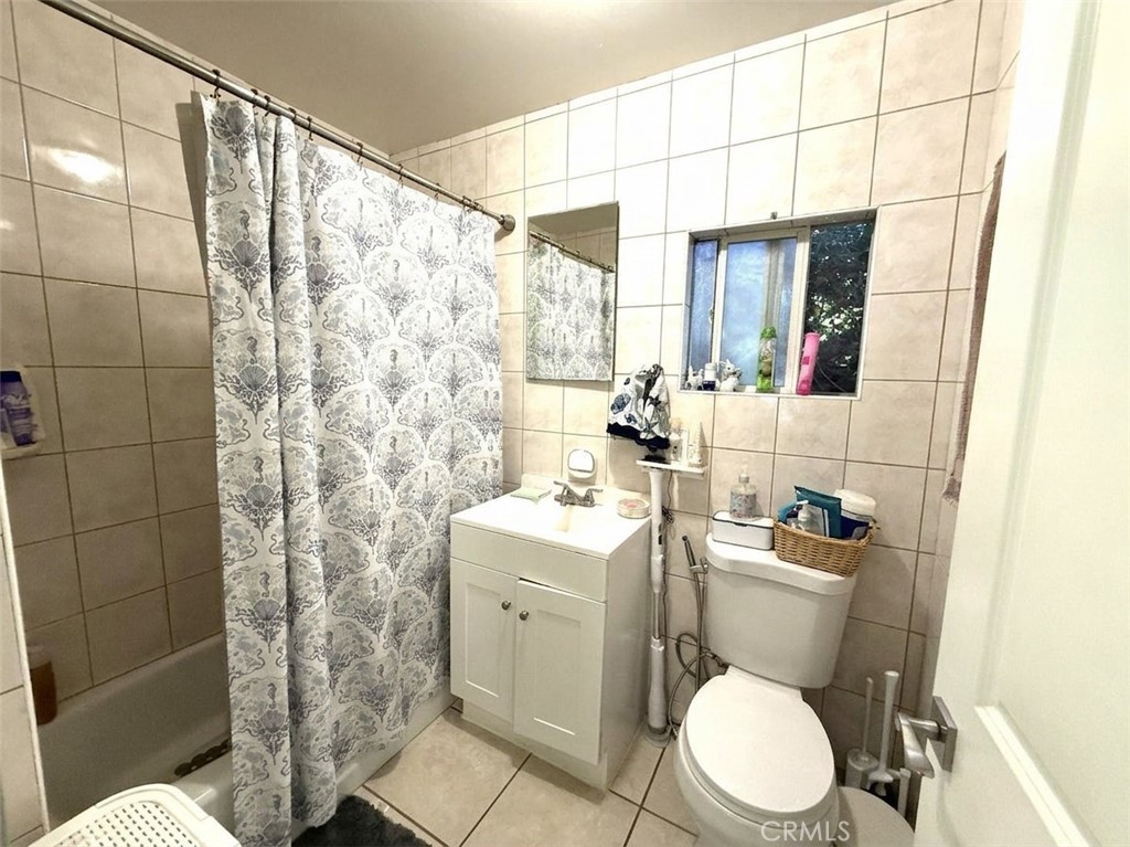 https://media.crmls.org/medias/32b37ec2-76e2-48a5-91f1-7f0e6355cada.jpg?preset=X-Large