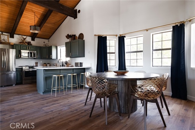 Detail Gallery Image 5 of 36 For 1132 Mount Shasta Rd, Big Bear City,  CA 92314 - 4 Beds | 2 Baths