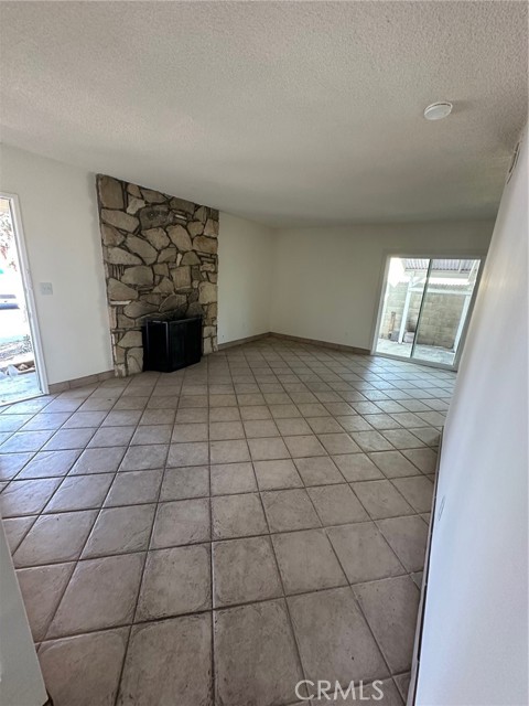 Detail Gallery Image 9 of 24 For 2138 E Almont St a,  Anaheim,  CA 92806 - 3 Beds | 2 Baths