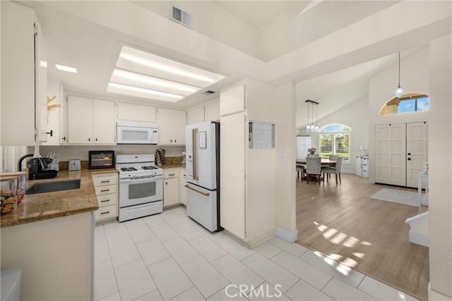 Detail Gallery Image 15 of 74 For 7077 Campbell, Rancho Cucamonga,  CA 91701 - 4 Beds | 2/1 Baths