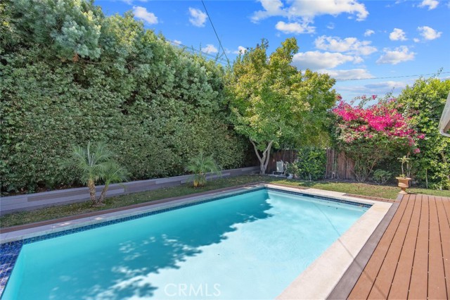 Detail Gallery Image 28 of 28 For 23818 Oxnard St, Woodland Hills,  CA 91367 - 3 Beds | 3 Baths