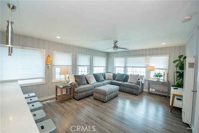 17021 7th Street, Sunset Beach CA: https://media.crmls.org/medias/32b48613-72de-4c60-b6c7-d4c1b6e7d9f7.jpg