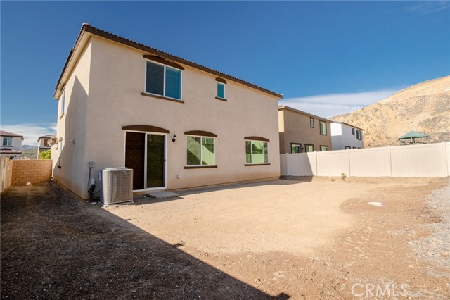 Detail Gallery Image 7 of 22 For 19508 Hanging Rock Rd., Lake Elsinore,  CA 92532 - 3 Beds | 3 Baths