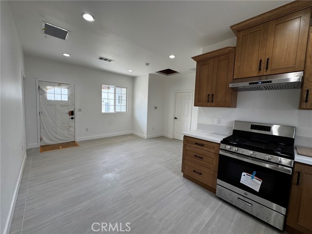 257 E Marker, Long Beach CA: https://media.crmls.org/medias/32b82569-bc18-45b2-a7eb-20f8856adb8f.jpg