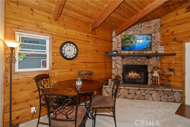 Detail Gallery Image 11 of 49 For 27026 Overlook Ln, Lake Arrowhead,  CA 92352 - 2 Beds | 1/1 Baths