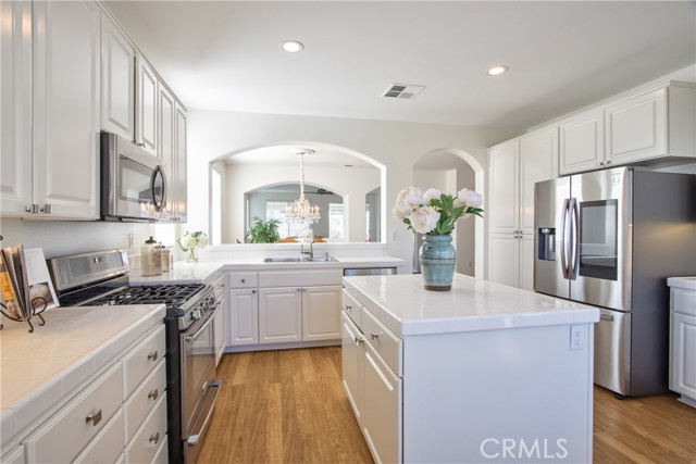 Detail Gallery Image 11 of 44 For 39531 Sierra Madre, Murrieta,  CA 92563 - 3 Beds | 2 Baths