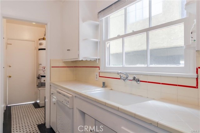 Detail Gallery Image 7 of 13 For 4266 Troost, Studio City,  CA 91604 - 1 Beds | 1 Baths