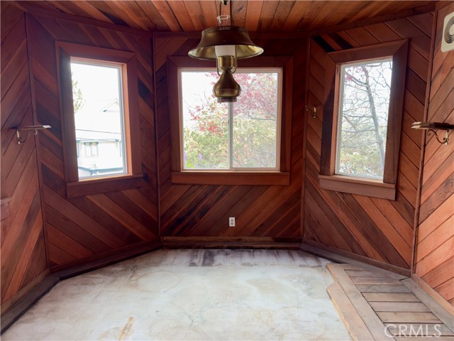 26500 Amador Lane, Lake Arrowhead CA: https://media.crmls.org/medias/32b99b81-09f0-4d93-b3a7-f0280facb8dd.jpg