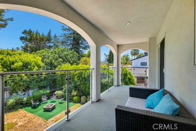 Image 31 of 69 For 15460 La Maida Street