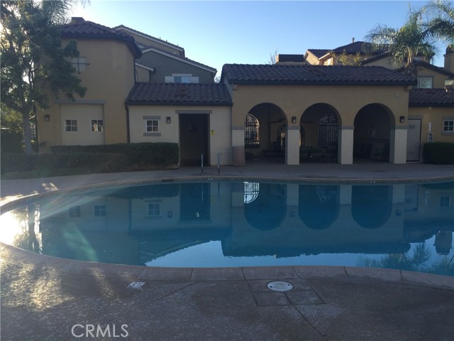 Detail Gallery Image 4 of 5 For 6341 Amadora, Corona,  CA 91752 - 4 Beds | 2/1 Baths