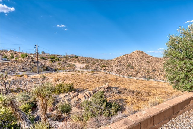 Detail Gallery Image 62 of 75 For 6107 Mandarin Rd, Yucca Valley,  CA 92284 - 3 Beds | 3/1 Baths