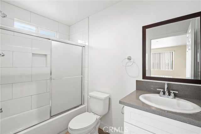 Detail Gallery Image 16 of 17 For 1822 S Orchard Ave #1822,  Los Angeles,  CA 90006 - 5 Beds | 5 Baths