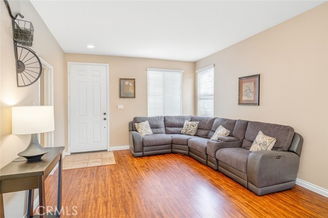 Detail Gallery Image 3 of 29 For 13674 Buena Vista, Hesperia,  CA 92344 - 5 Beds | 3 Baths