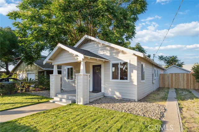 Detail Gallery Image 1 of 41 For 325 N 3rd Ave, Oakdale,  CA 95361 - 3 Beds | 2 Baths
