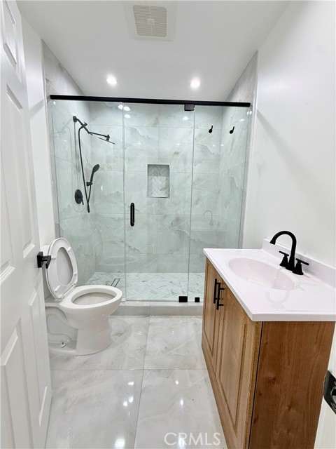 Detail Gallery Image 8 of 16 For 17438 Horace St, Granada Hills,  CA 91344 - 4 Beds | 2 Baths