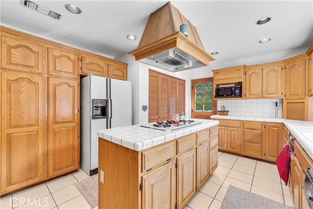 1732 Silvercrest, Walnut CA: https://media.crmls.org/medias/32bce516-33fb-48fe-b272-ec3ef425913d.jpg