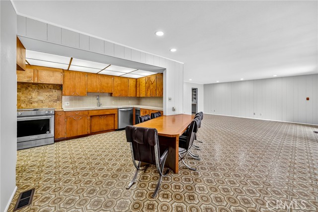 5382 Park Place, Chino CA: https://media.crmls.org/medias/32bcf0f3-dff4-494d-8a12-275b74b948fd.jpg