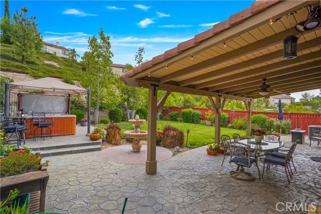 17334 Sierra Sunrise Lane, Canyon Country CA: https://media.crmls.org/medias/32bd04af-bbd5-4dde-a959-89879878b567.jpg